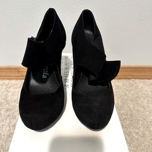Pedro Garcia size 37 black Mary Jane never worn maryjane heels